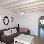 Delightful Mykonian Cycladic Residence In Old Town